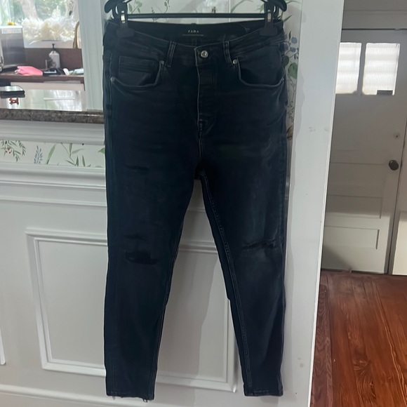 Denim - Zara Black Slim ripped jeans with button zipper